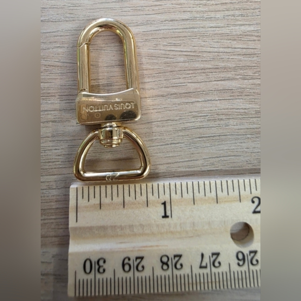 Louis Vuitton Gold Hardware Lobster Clasp X2 - Picture 4 of 4